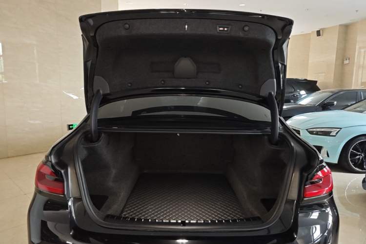 Used BMW 5 Series 2023 530Li Leading Edition Luxury Package Trunk