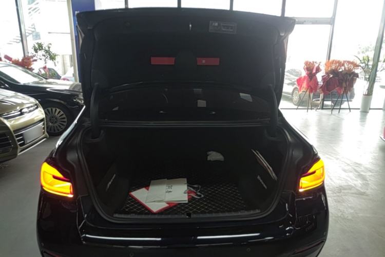Used BMW 5 Series 2023 Restyled 530Li Leading Edition M Sport Package Trunk