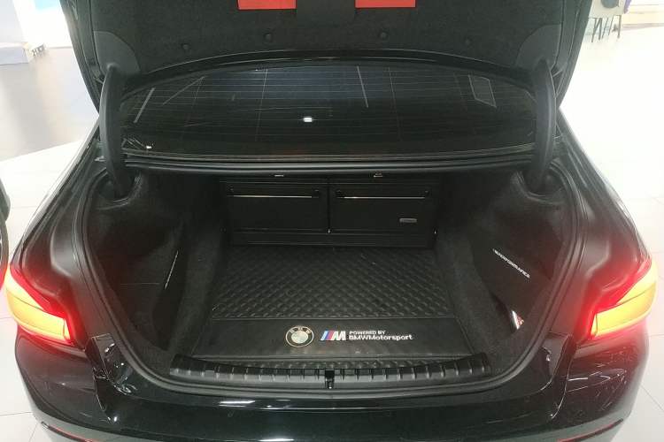 Used BMW 5 Series 2023 530Li Leading Edition Luxury Package Trunk