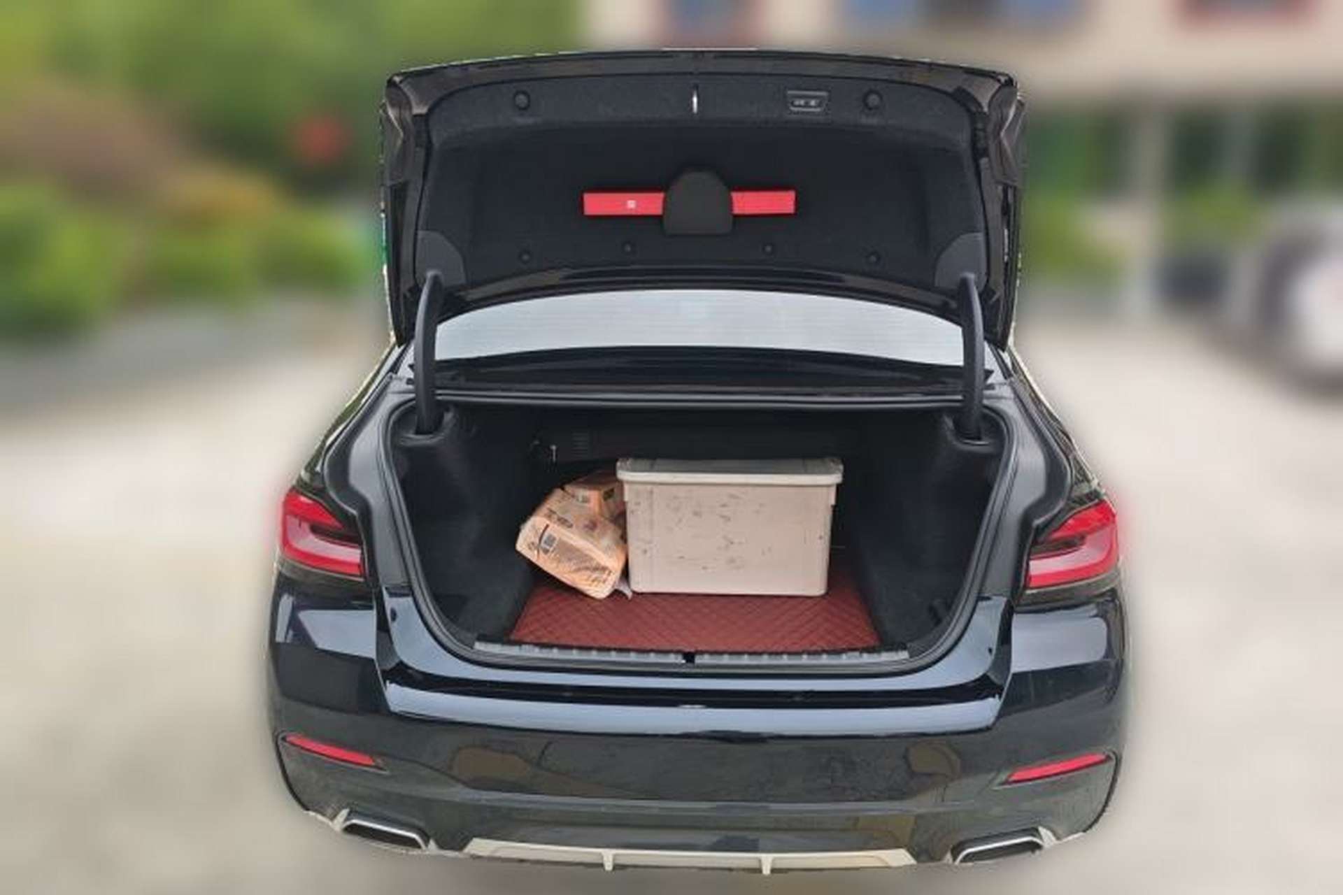 Used BMW 5 Series 2023 Restyled 530Li Luxury Edition M Sport Package Trunk