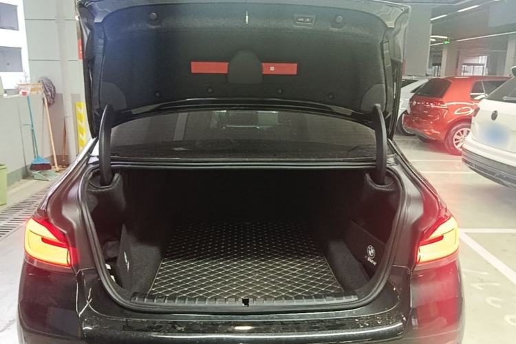 Used BMW 5 Series 2023 530Li Leading Model M Sport Package Trunk