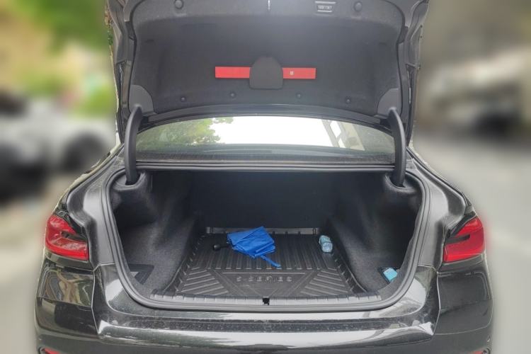 Used BMW 5 Series 2023 530Li Leading Model M Sport Package Trunk