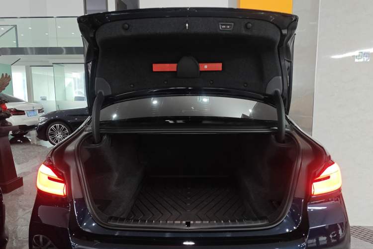 Used BMW 5 Series 2023 530Li Luxury Edition M Sport Package Trunk