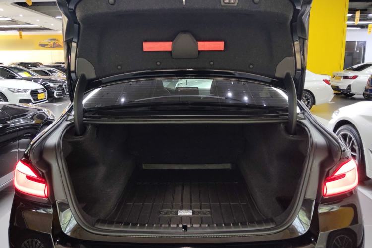 Used BMW 5 Series 2023 Restyled 530Li Luxury Edition M Sport Package Trunk