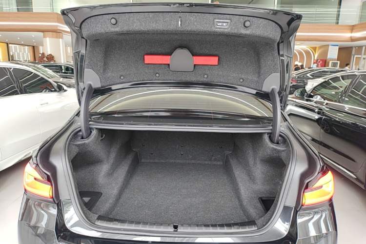 Used BMW 5 Series 2023 530Li Luxury Edition M Sport Package Trunk