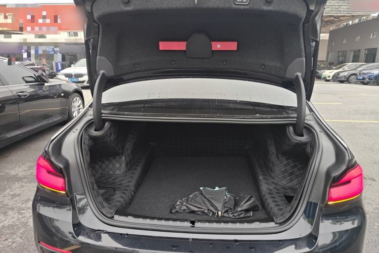 Used BMW 5 Series 2023 530Li Leading Edition Luxury Package Trunk