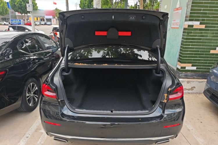 Used BMW 5 Series 2023 530Li Leading Edition Luxury Package Trunk