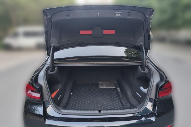 Used BMW 5 Series 2023 530Li Luxury Edition M Sport Package Trunk