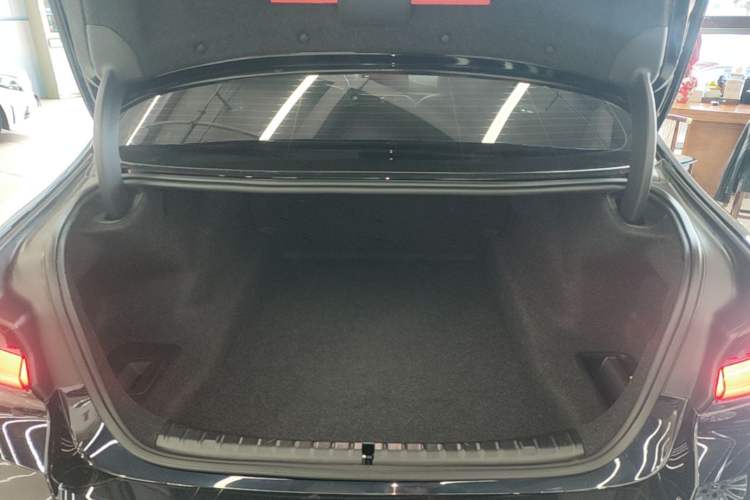Used BMW 5 Series 2023 530Li Leading Model M Sport Package Trunk