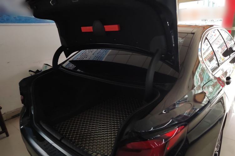 Used BMW 5 Series 2023 530Li Luxury Edition M Sport Package Trunk