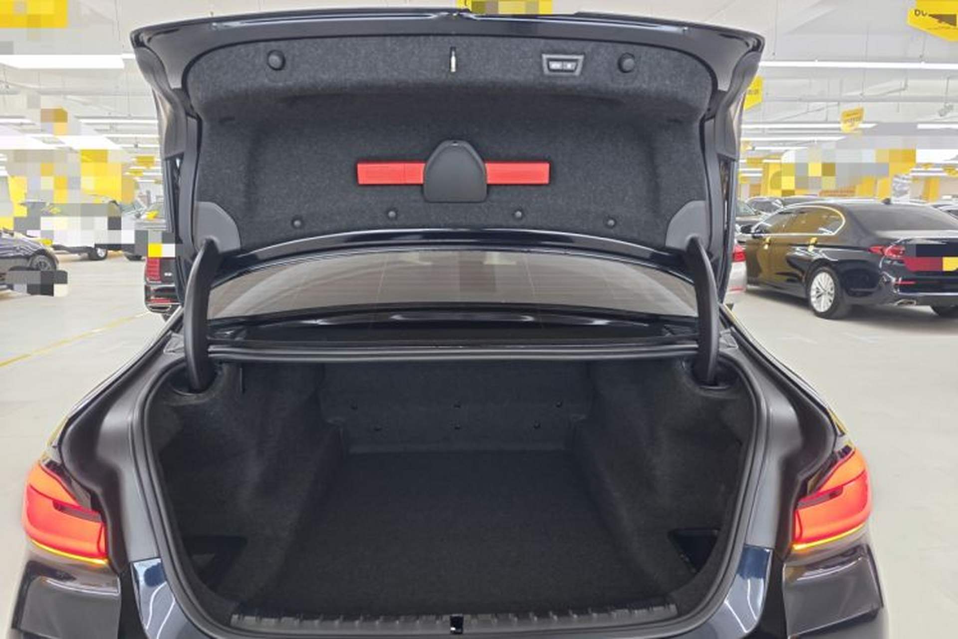 Used BMW 5 Series 2023 530Li Leading Model M Sport Package Trunk