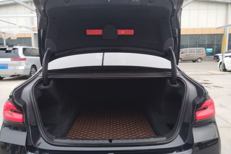 Used BMW 5 Series 2023 530Li Luxury Edition M Sport Package Trunk