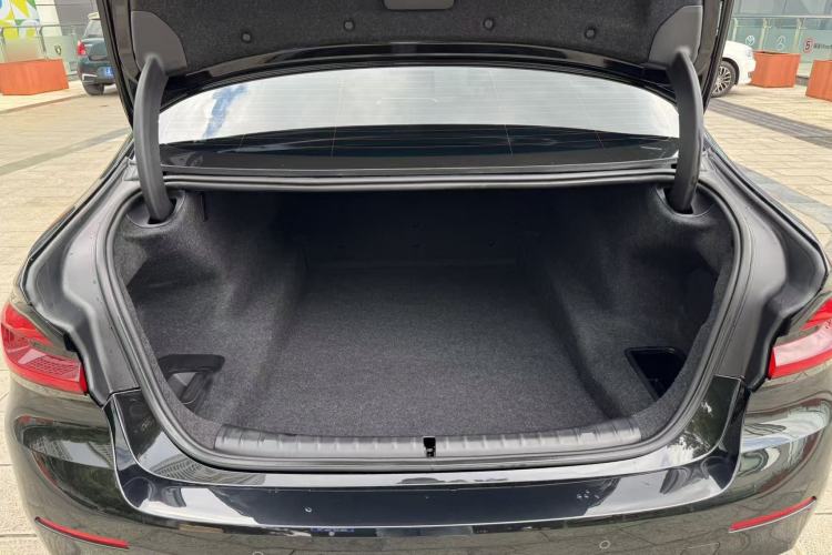 Used BMW 5 Series 2023 530Li Leading Edition Luxury Package Trunk