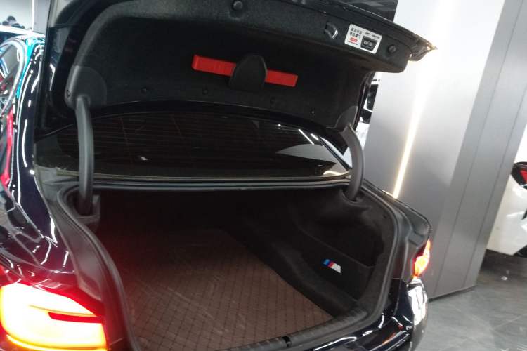 Used BMW 5 Series 2023 530Li Luxury Edition M Sport Package Trunk