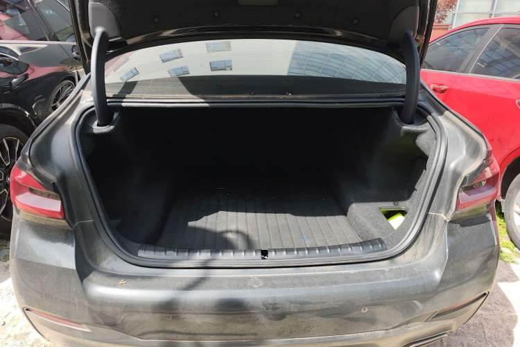 Used BMW 5 Series 2023 530Li Leading Model M Sport Package Trunk