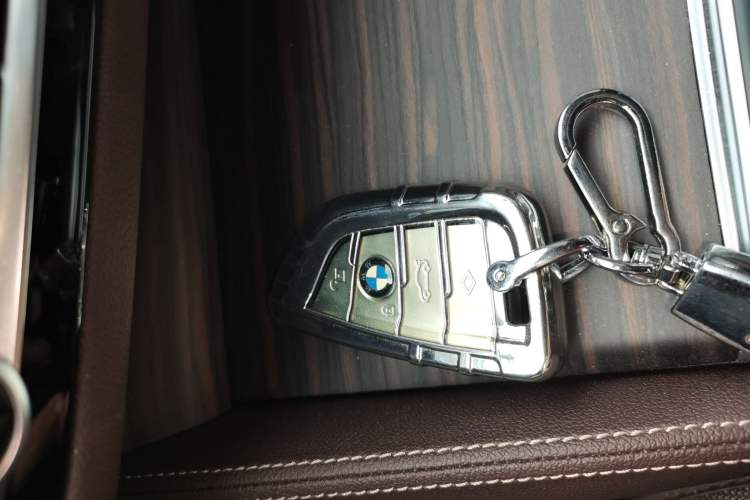 Used BMW 5 Series 2023 530Li Leading Edition Luxury Package Vehicle Key