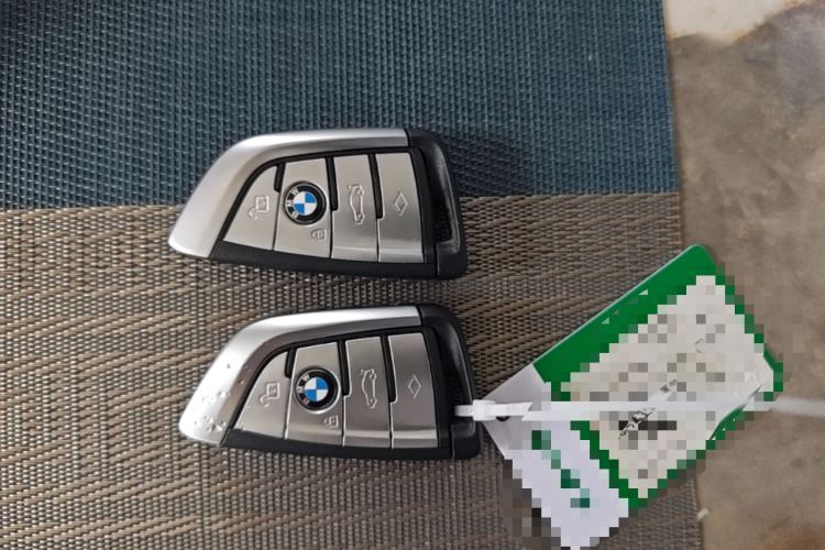 Used BMW 5 Series 2023 530Li Leading Edition Luxury Package Vehicle Key