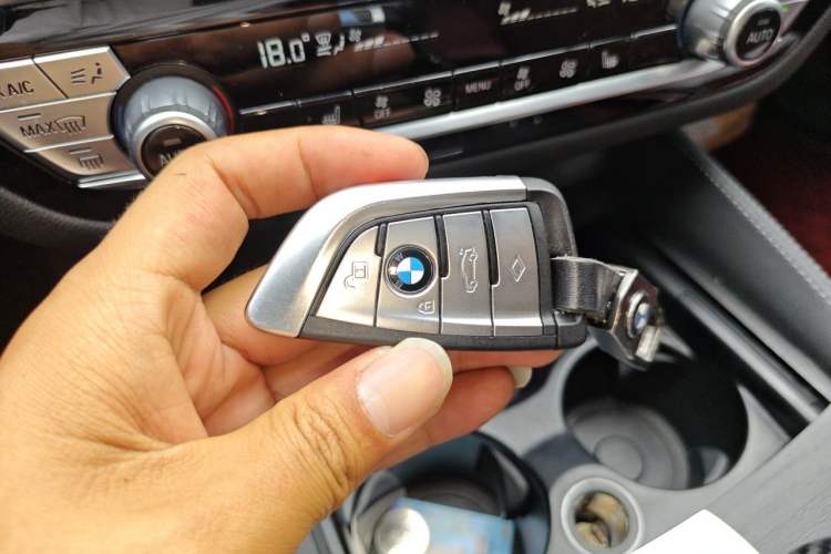 Used BMW 5 Series 2023 530Li Leading Model M Sport Package Vehicle Key