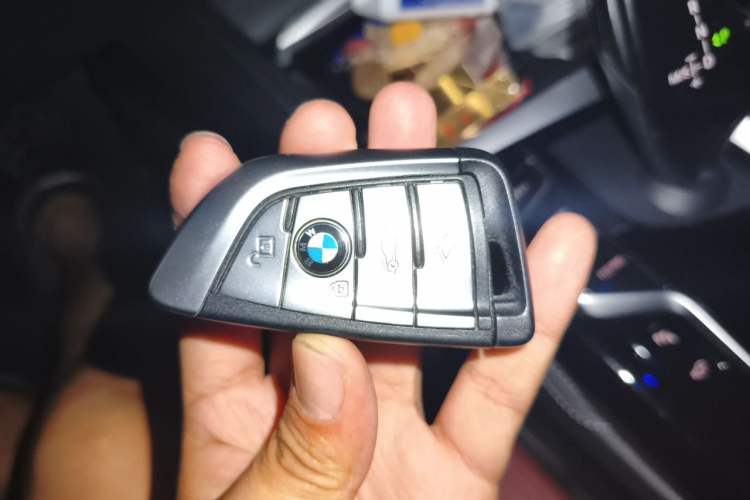 Used BMW 5 Series 2023 Restyled 530Li Luxury Edition M Sport Package Vehicle Key