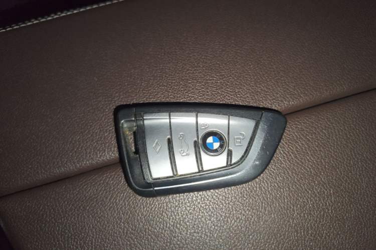 Used BMW 5 Series 2023 530Li Leading Model M Sport Package Vehicle Key