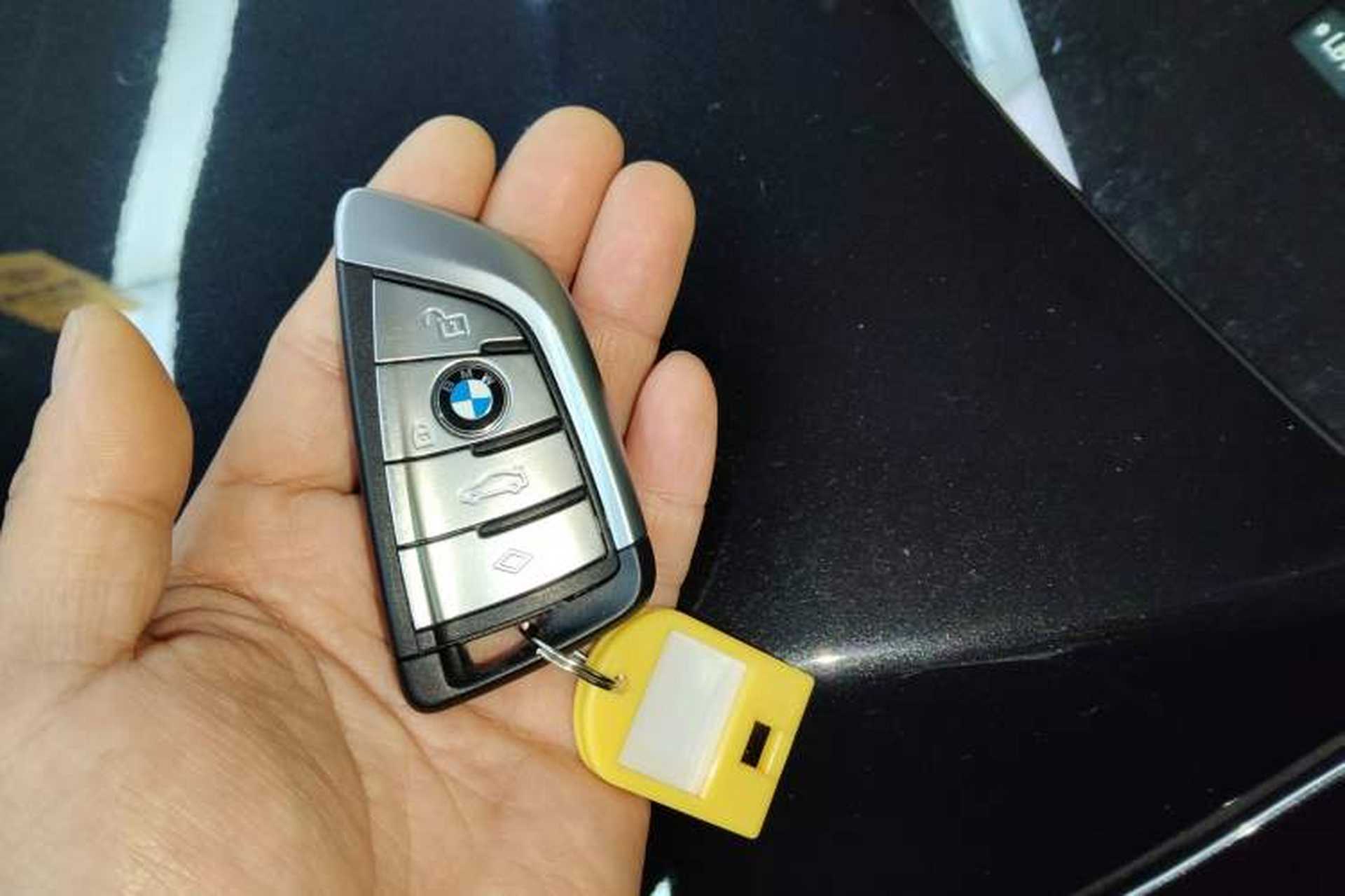 Used BMW 5 Series 2023 Restyled 530Li Luxury Edition M Sport Package Vehicle Key