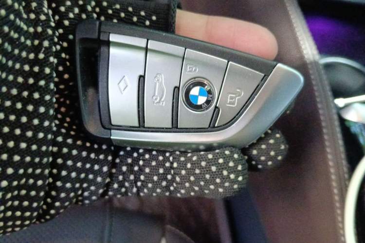 Used BMW 5 Series 2023 530Li Leading Edition Luxury Package Vehicle Key