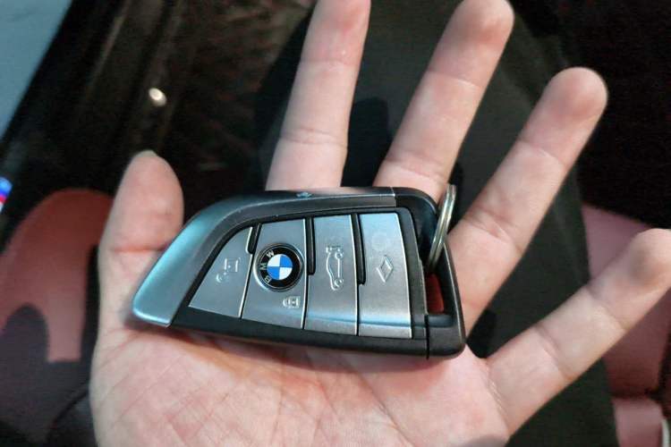 Used BMW 5 Series 2023 530Li Luxury Edition M Sport Package Vehicle Key