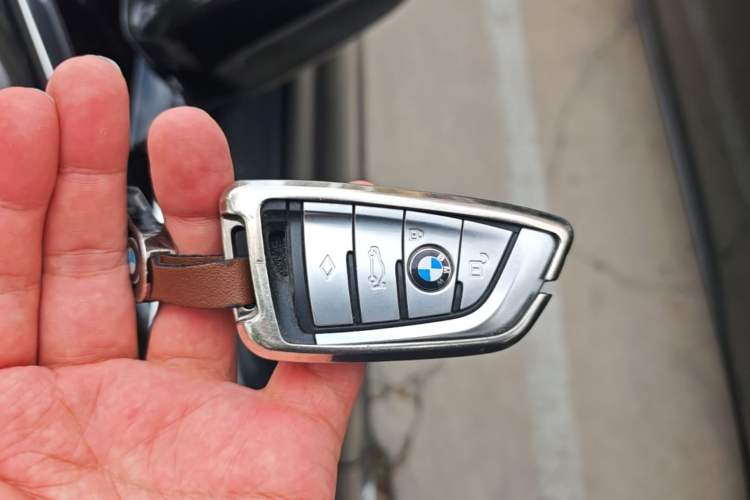 Used BMW 5 Series 2023 530Li Leading Edition Luxury Package Vehicle Key