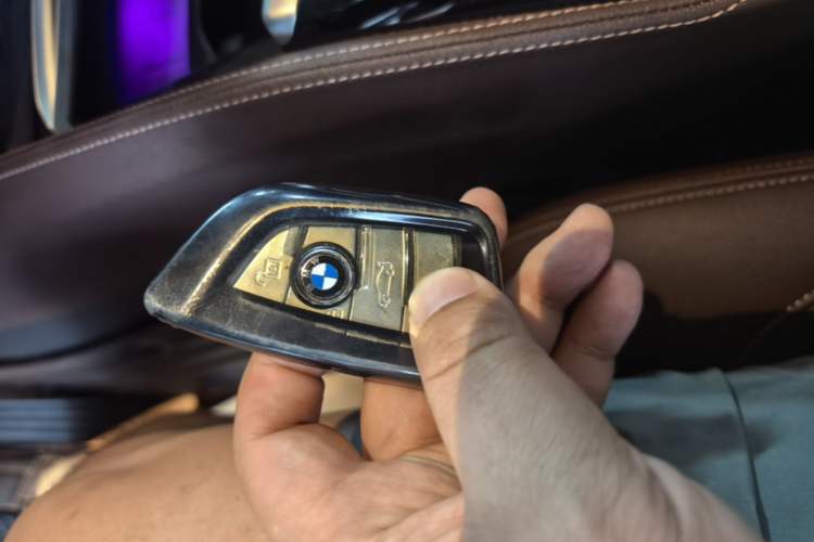 Used BMW 5 Series 2023 530Li Luxury Edition M Sport Package Vehicle Key