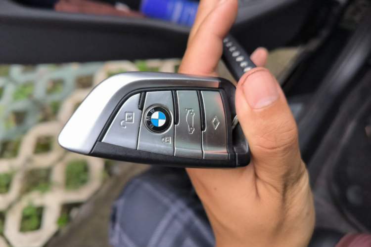 Used BMW 5 Series 2023 Restyled 530Li Luxury Edition M Sport Package Vehicle Key