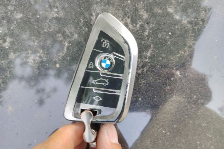 Used BMW 5 Series 2023 530Li Leading Edition Luxury Package Vehicle Key