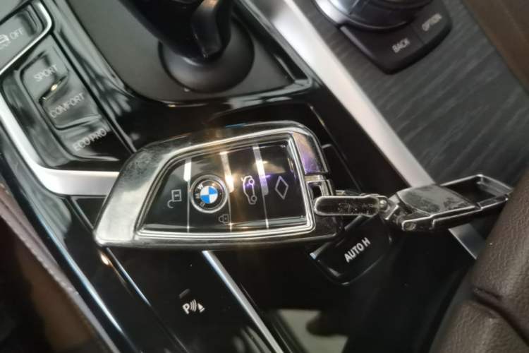 Used BMW 5 Series 2023 530Li Leading Model M Sport Package Vehicle Key