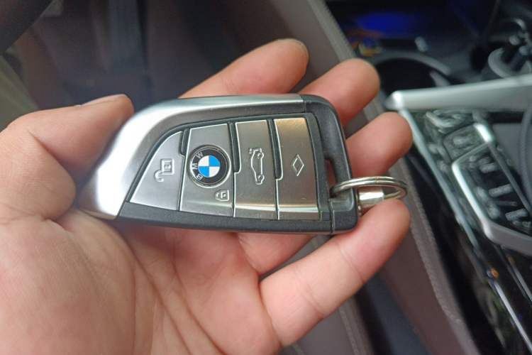 Used BMW 5 Series 2023 530Li Luxury Edition Premium Package Vehicle Key