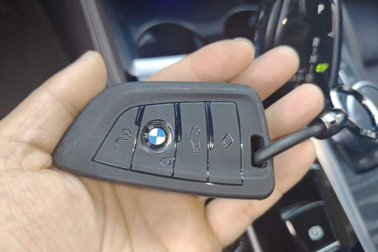 Used BMW 5 Series 2023 530Li Luxury Edition M Sport Package Vehicle Key