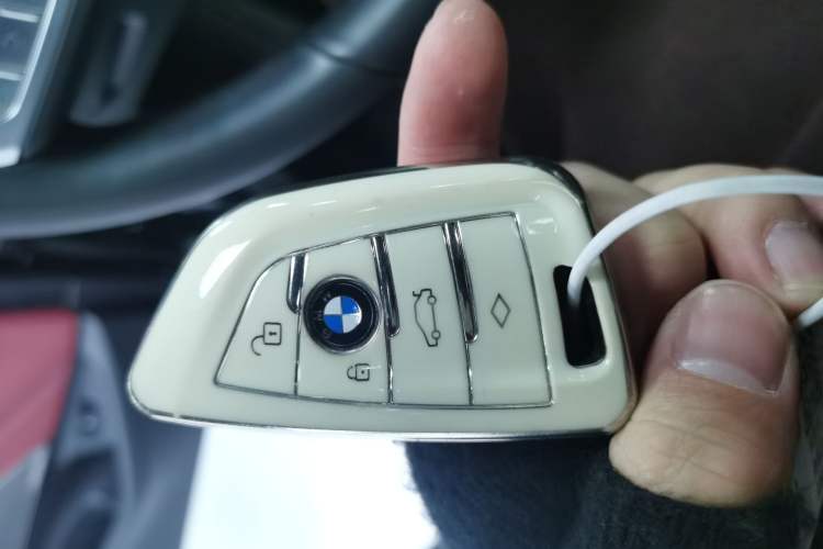 Used BMW 5 Series 2023 530Li Luxury Edition M Sport Package Vehicle Key