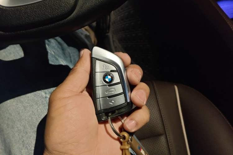 Used BMW 5 Series 2023 530Li Leading Edition Luxury Package Vehicle Key