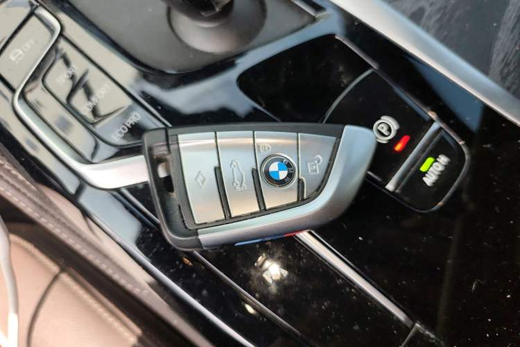 Used BMW 5 Series 2023 530Li Leading Model M Sport Package Vehicle Key