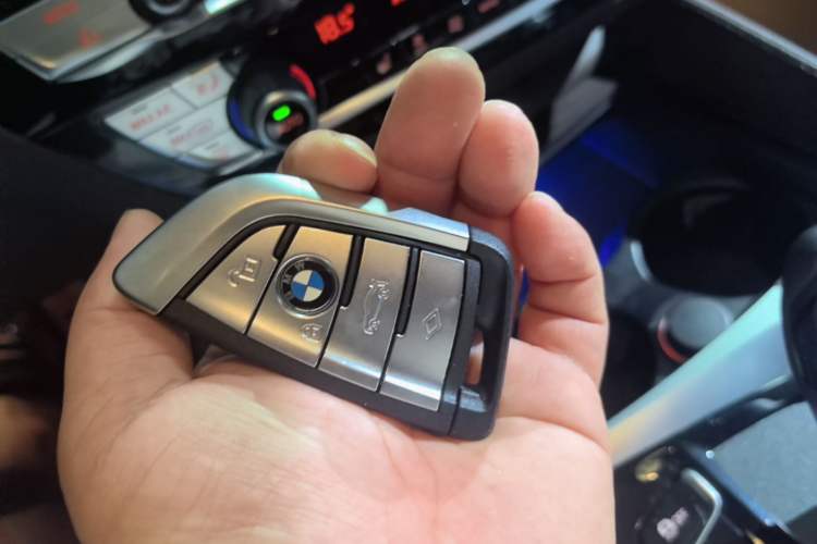 Used BMW 5 Series 2023 530Li Leading Edition Luxury Package Vehicle Key