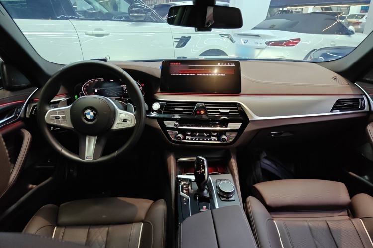 Used BMW 5 Series 2023 530Li Luxury Edition M Sport Package Center Console