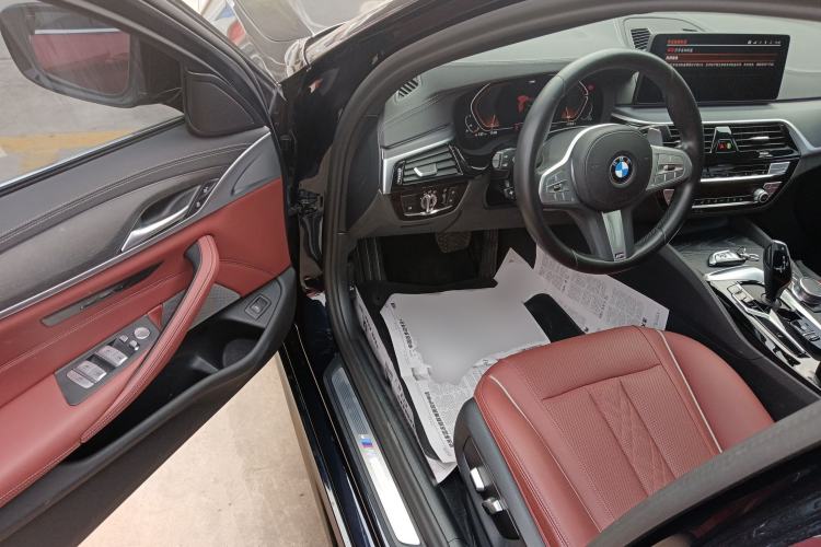 Used BMW 5 Series 2023 530Li Leading Model M Sport Package Driver Seat