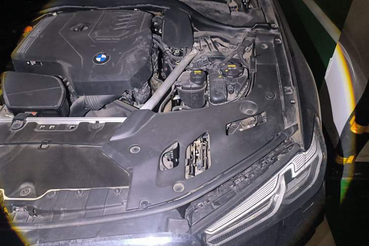 Used BMW 5 Series 2023 530Li Luxury Edition M Sport Package Engine Bay Left