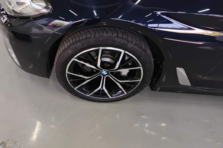 Used BMW 5 Series 2023 530Li Leading Edition Luxury Package Exterior 4