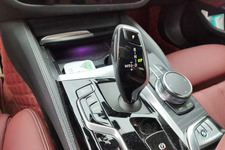 Used BMW 5 Series 2023 530Li Luxury Edition Premium Package Gear Lever