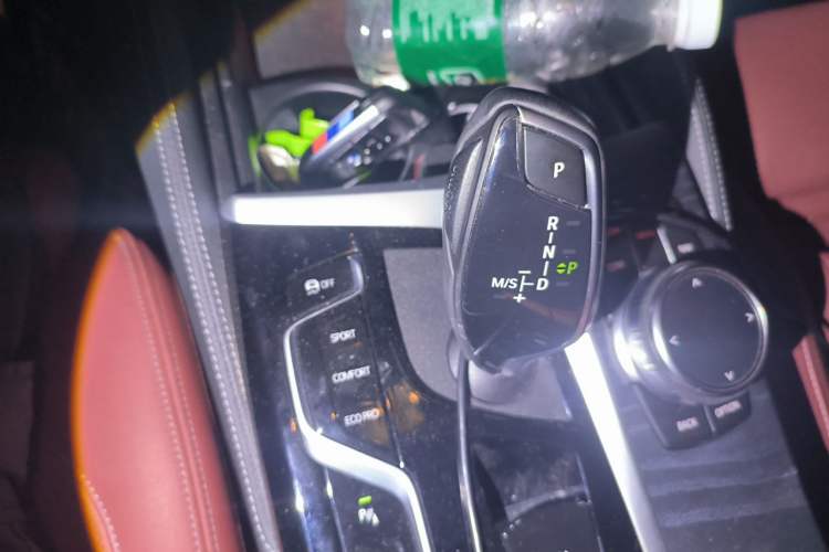 Used BMW 5 Series 2023 530Li Luxury Edition M Sport Package Gear Lever