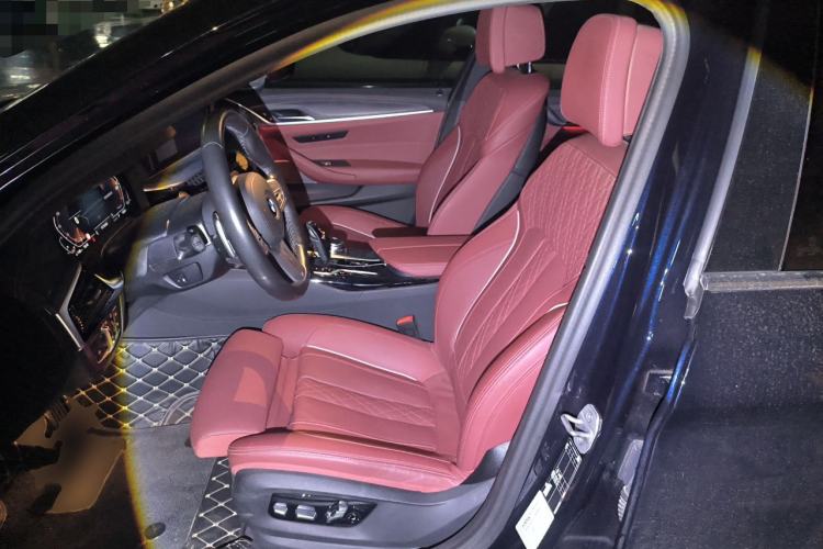 Used BMW 5 Series 2023 530Li Luxury Edition M Sport Package Left Front Seat