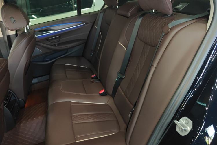 Used BMW 5 Series 2023 530Li Leading Edition Luxury Package Left Rear Seat