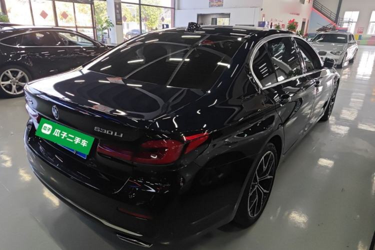 Used BMW 5 Series 2023 530Li Leading Edition Luxury Package Rear Right 45 Deg