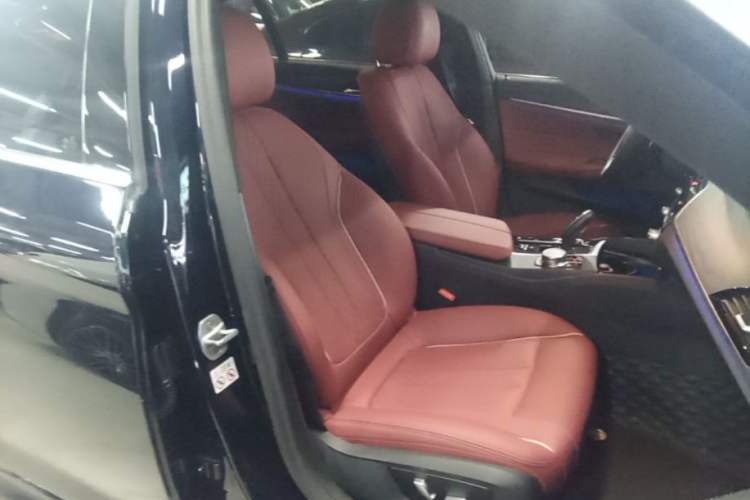 Used BMW 5 Series 2023 530Li Leading Model M Sport Package Right Front Seat