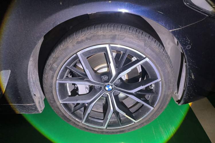 Used BMW 5 Series 2023 530Li Luxury Edition M Sport Package Right Front Wheel Hub