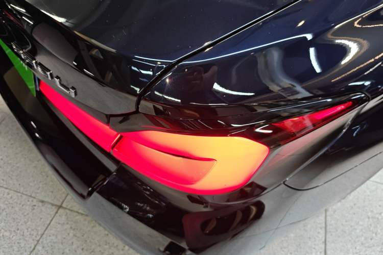 Used BMW 5 Series 2023 530Li Luxury Edition M Sport Package Right Rear Taillight